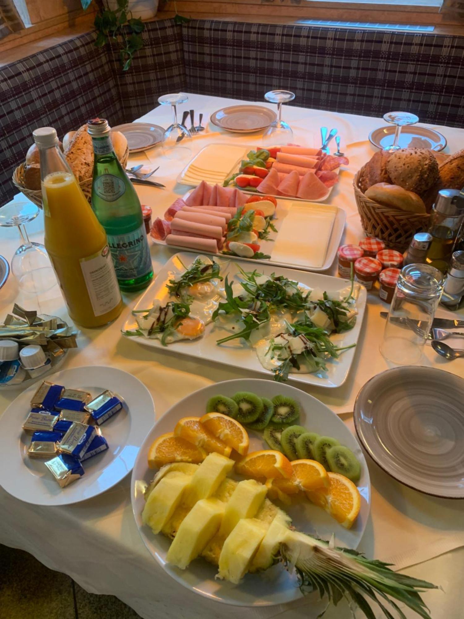 Hotel Pizzeria Da Beni Kochersteinsfeld 外观 照片
